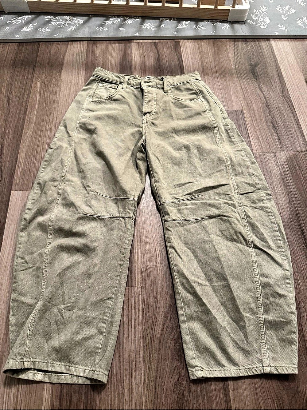 We The Free beige barrel Pants Waist 28